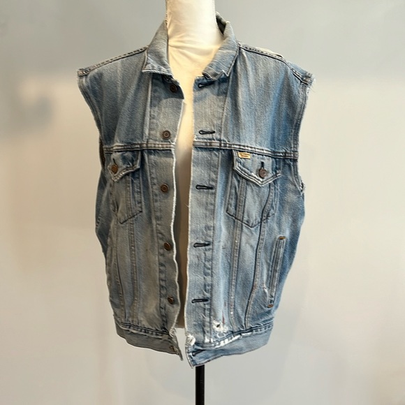 Signature by Levi Strauss Other - Levi Strauss signature destroyed denim vest. Size M